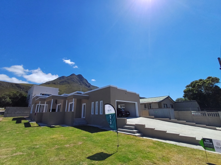 3 Bedroom Property for Sale in Palmiet Western Cape